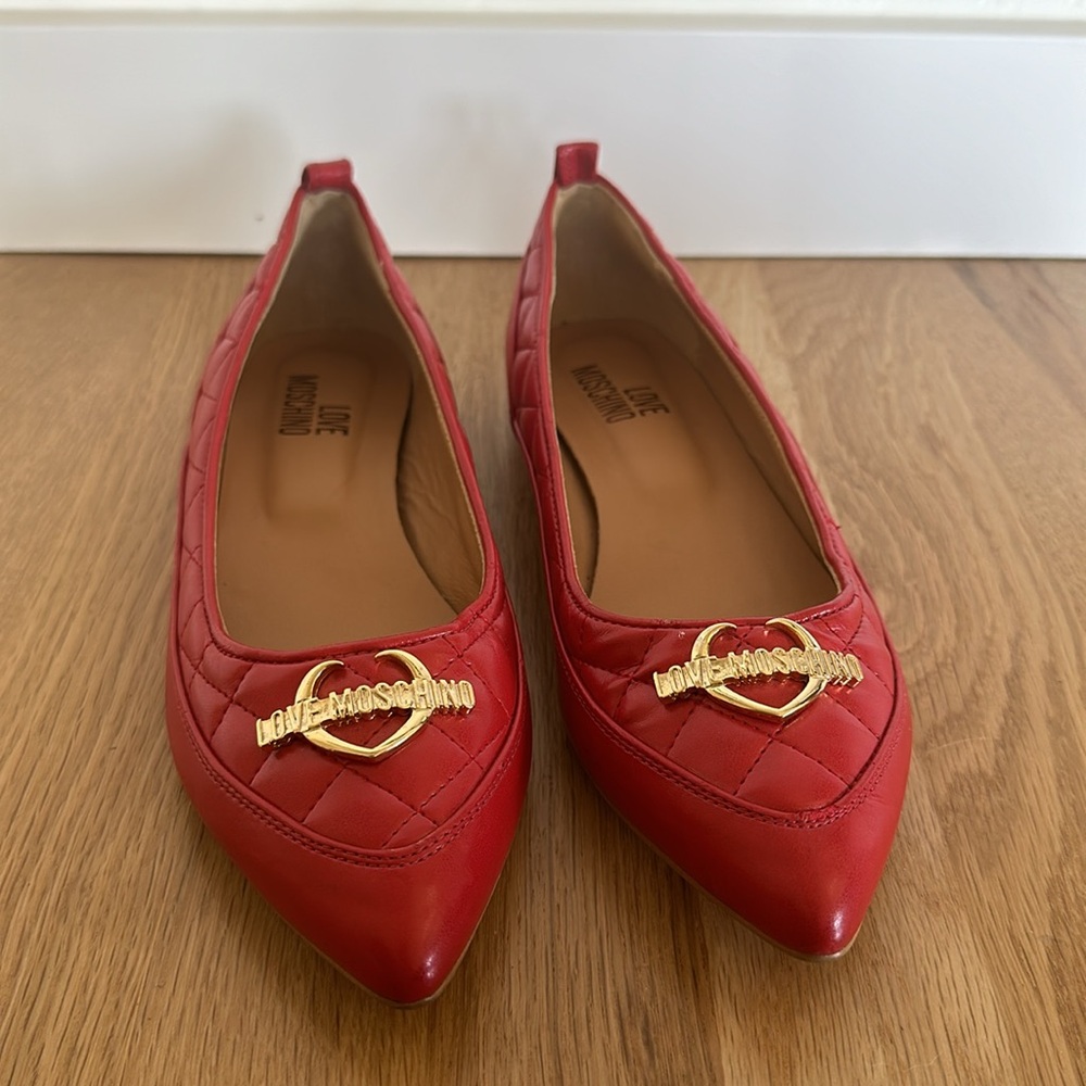 Love Moschino quilted flats